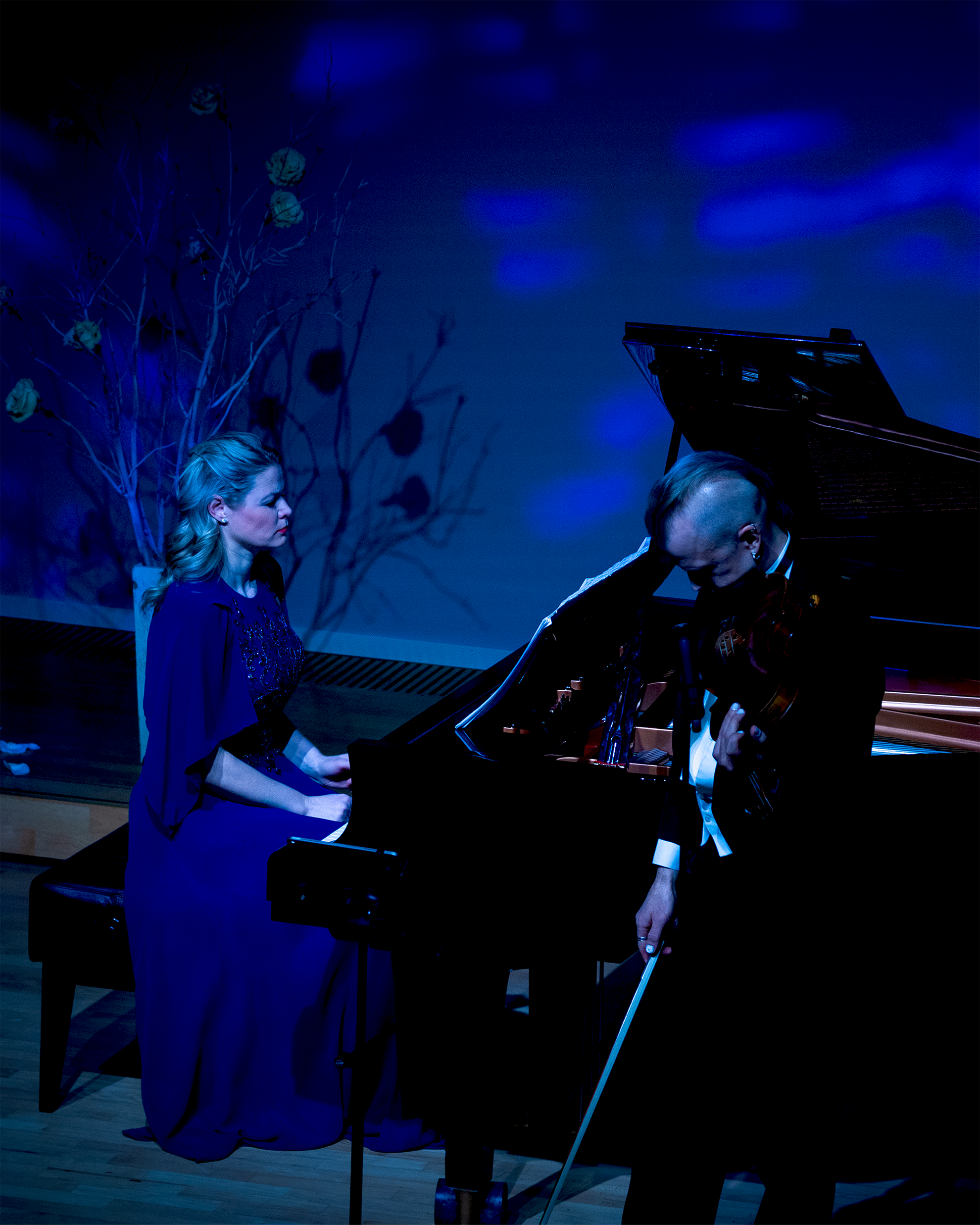 Alina and Matti performing